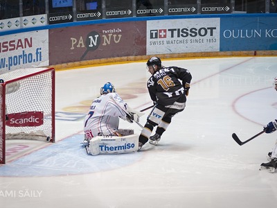 Urheilukuvaus - Kärppien suomenmestaruusmaali 2015